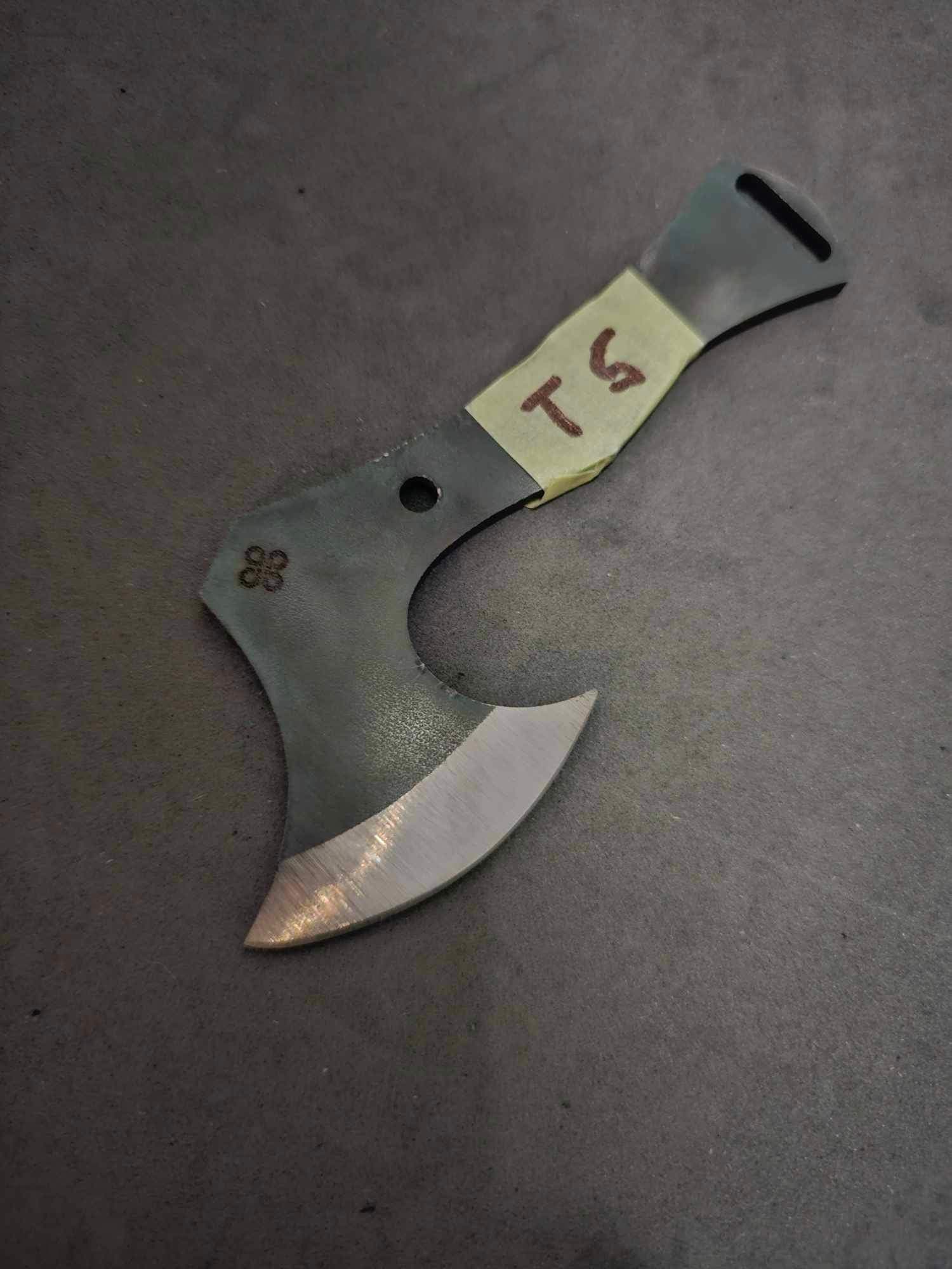 Tomahawk Lommeøks AEB-L Clover Blades
