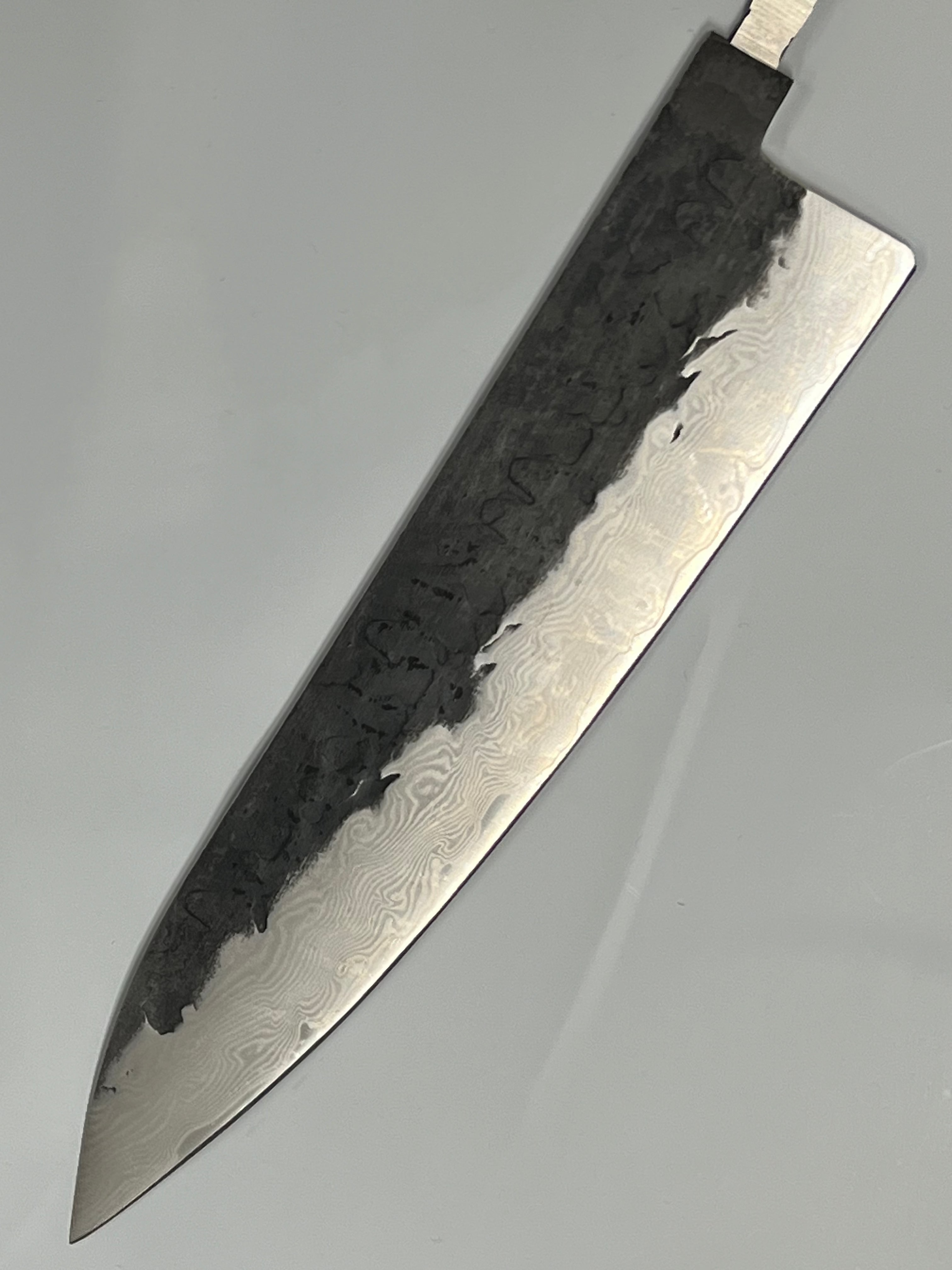 Kokkekniv 200mm VG-10 Svart Brute de forge Damaskus