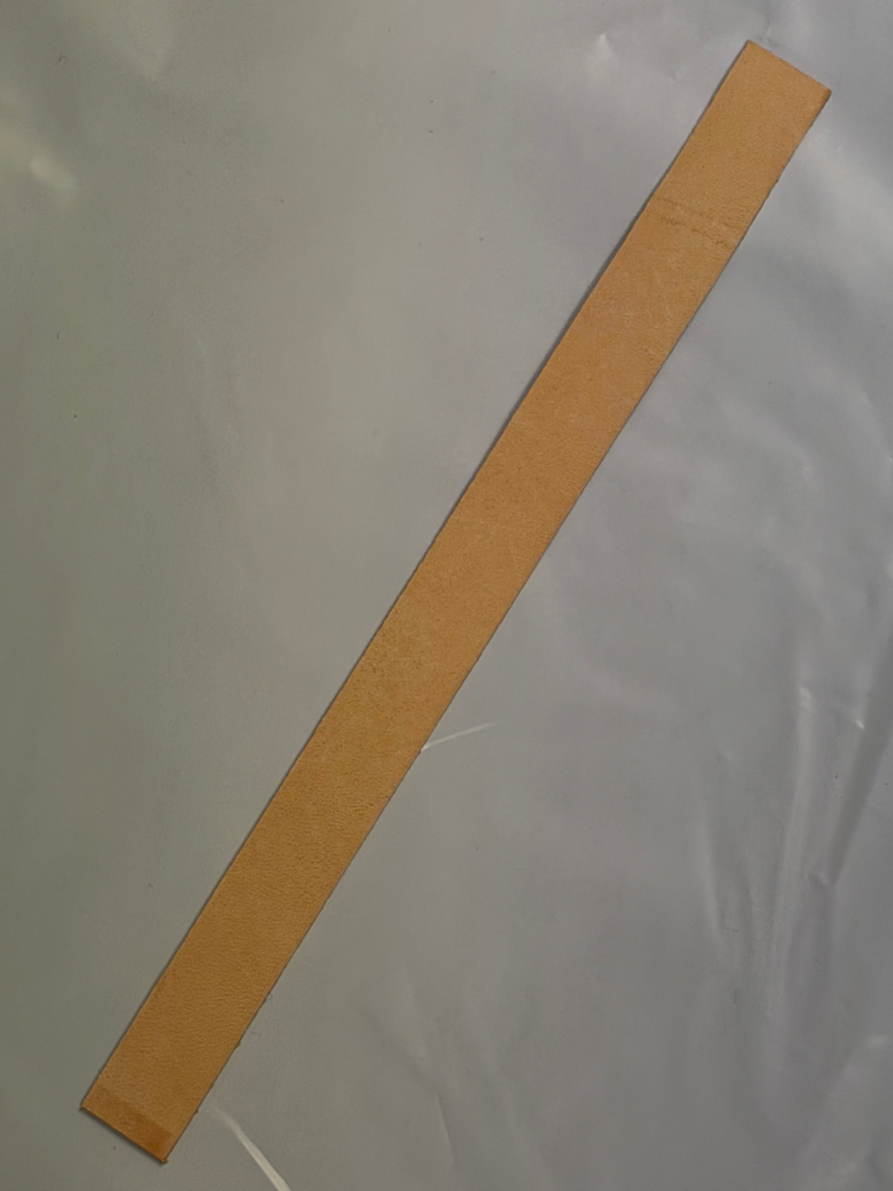 Leather for making knife sheaths: Raw edge, sheath leather and strap/suspension leather