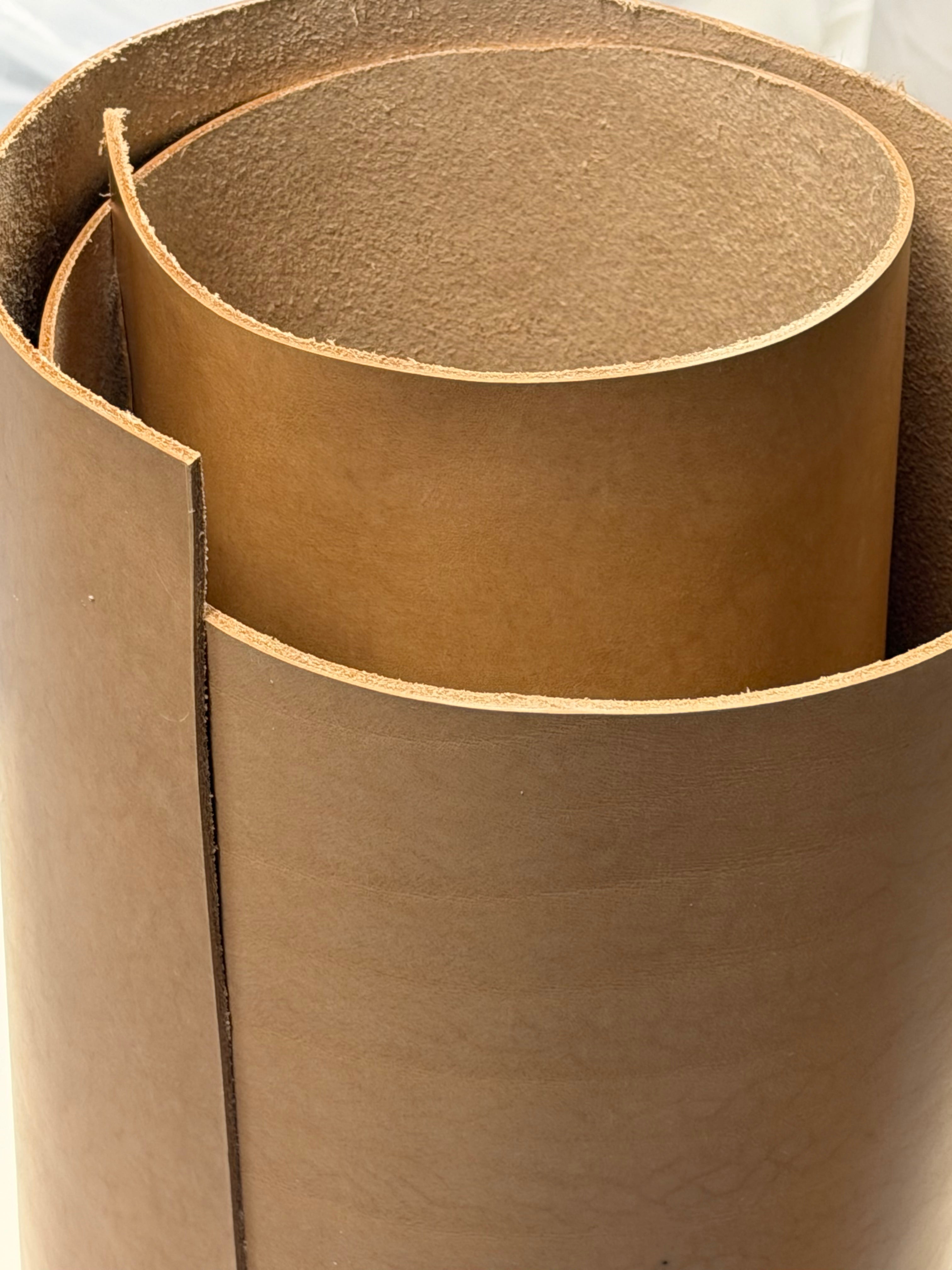 Leather for making knife sheaths: Raw edge, sheath leather and strap/suspension leather