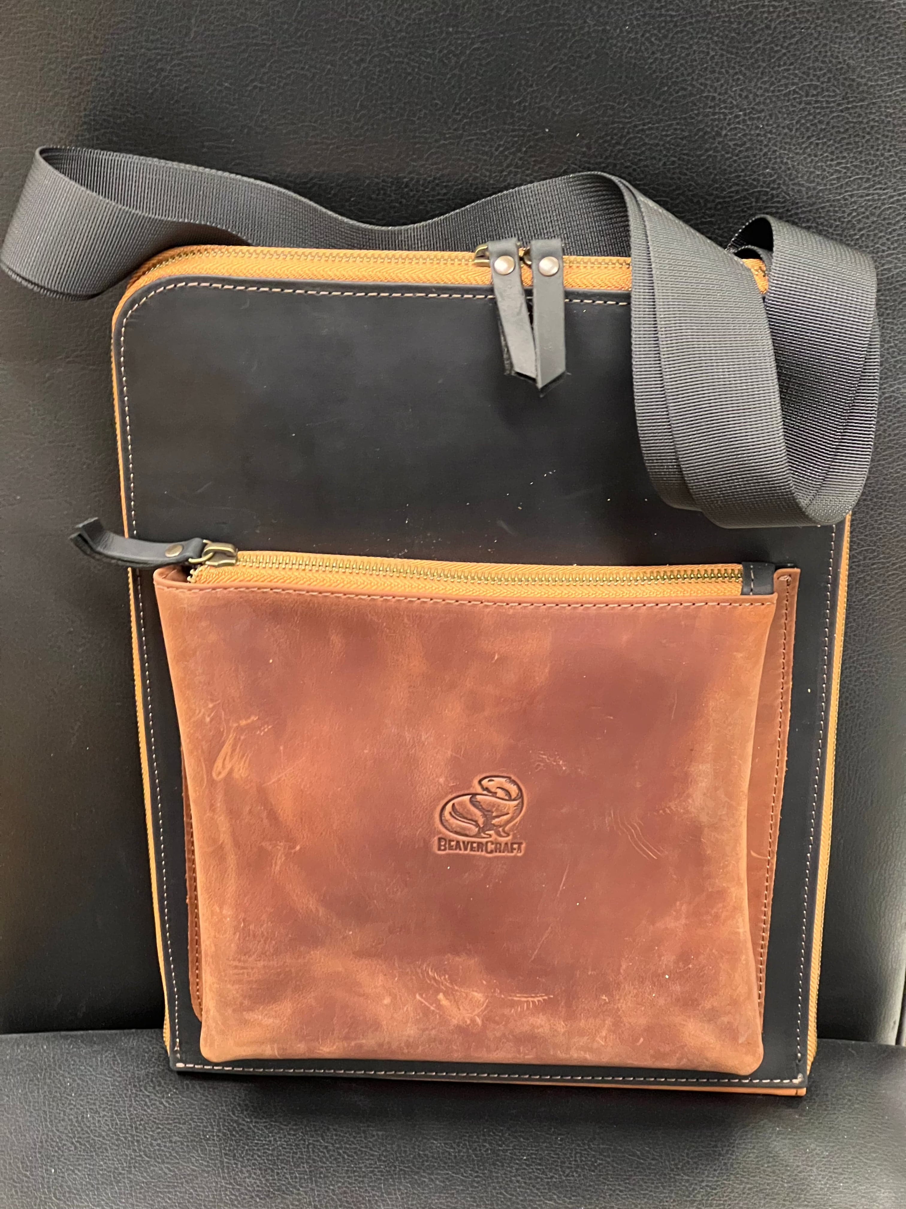 Träskärarset i axelväska av läder S50X Beaver Craft