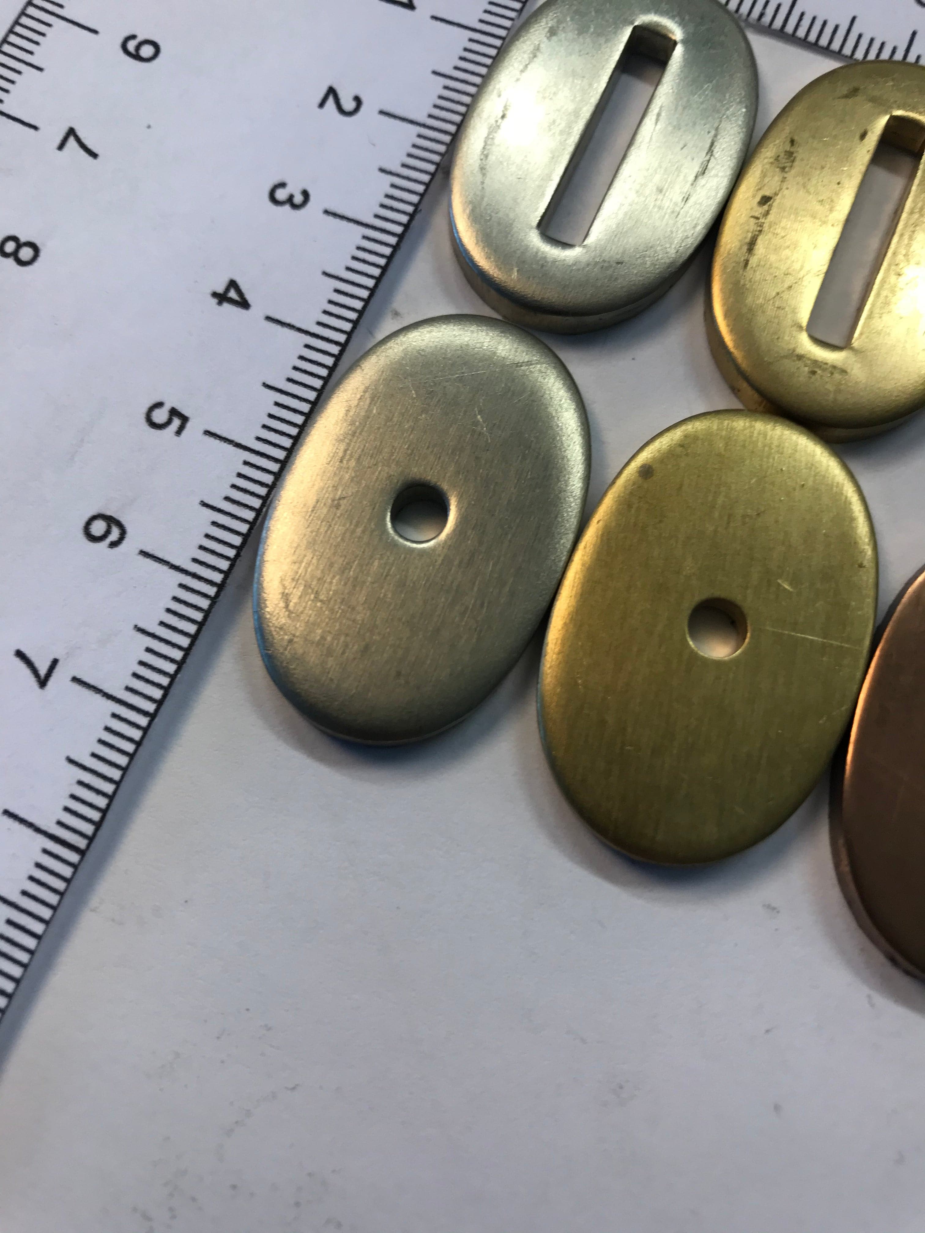 Socket or end plate 21x32mm