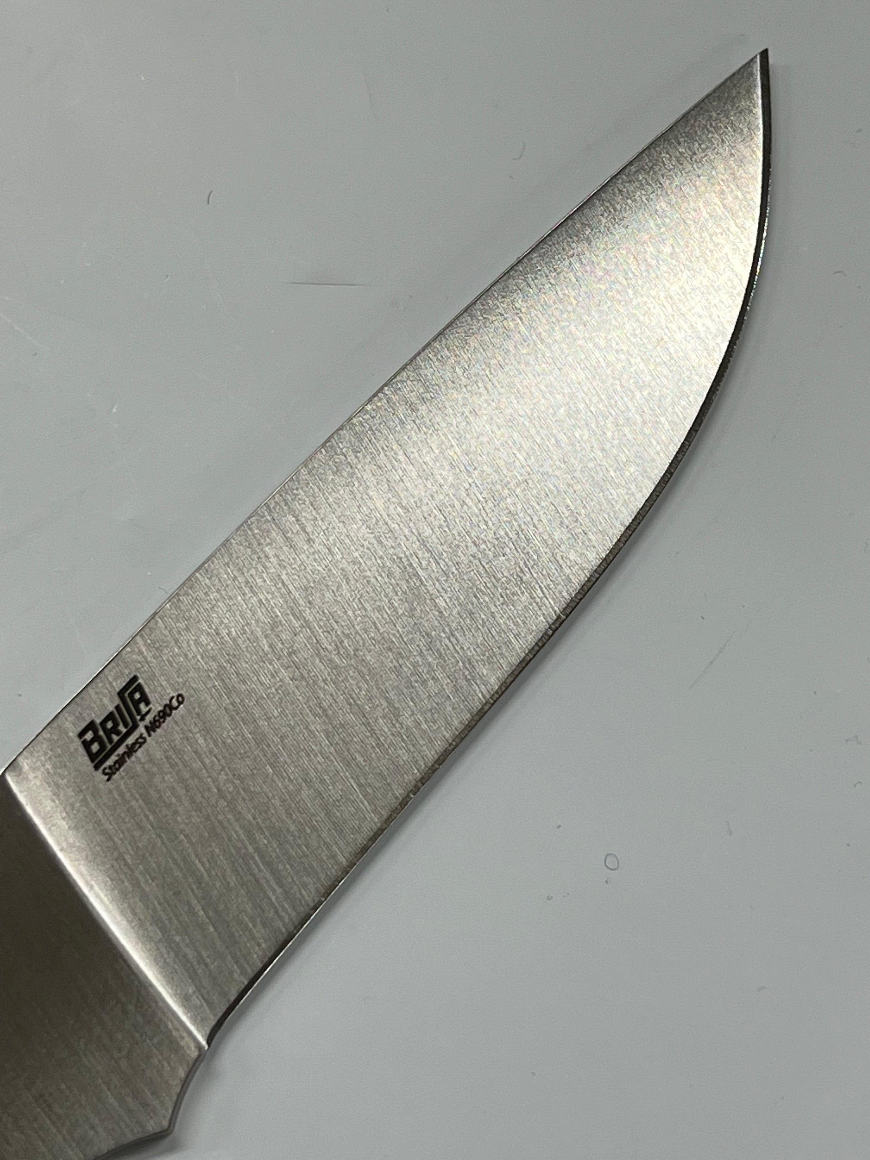 Brisa Trapper 95 Flat N690 knivblad i rostfritt stål