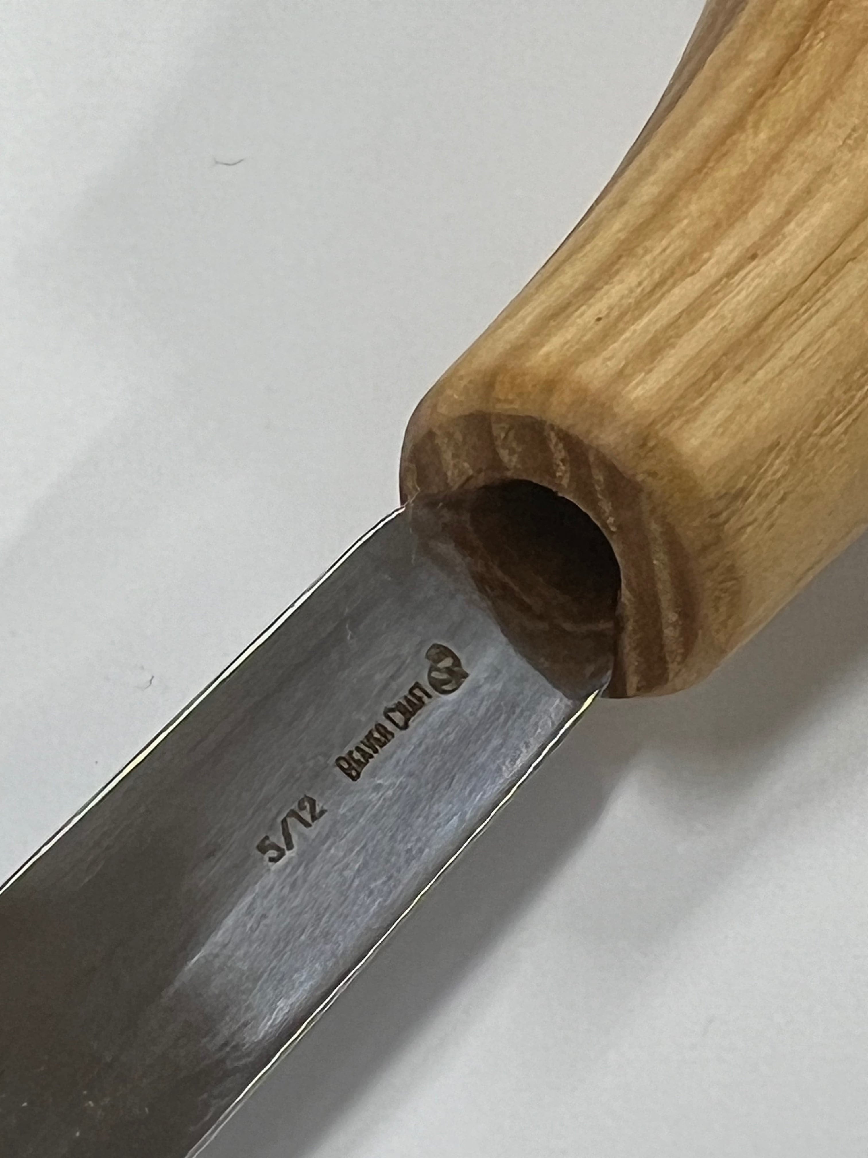 Träsniderijärn 75x12mm rak rundad mejsel P5/12 med kulhandtag
