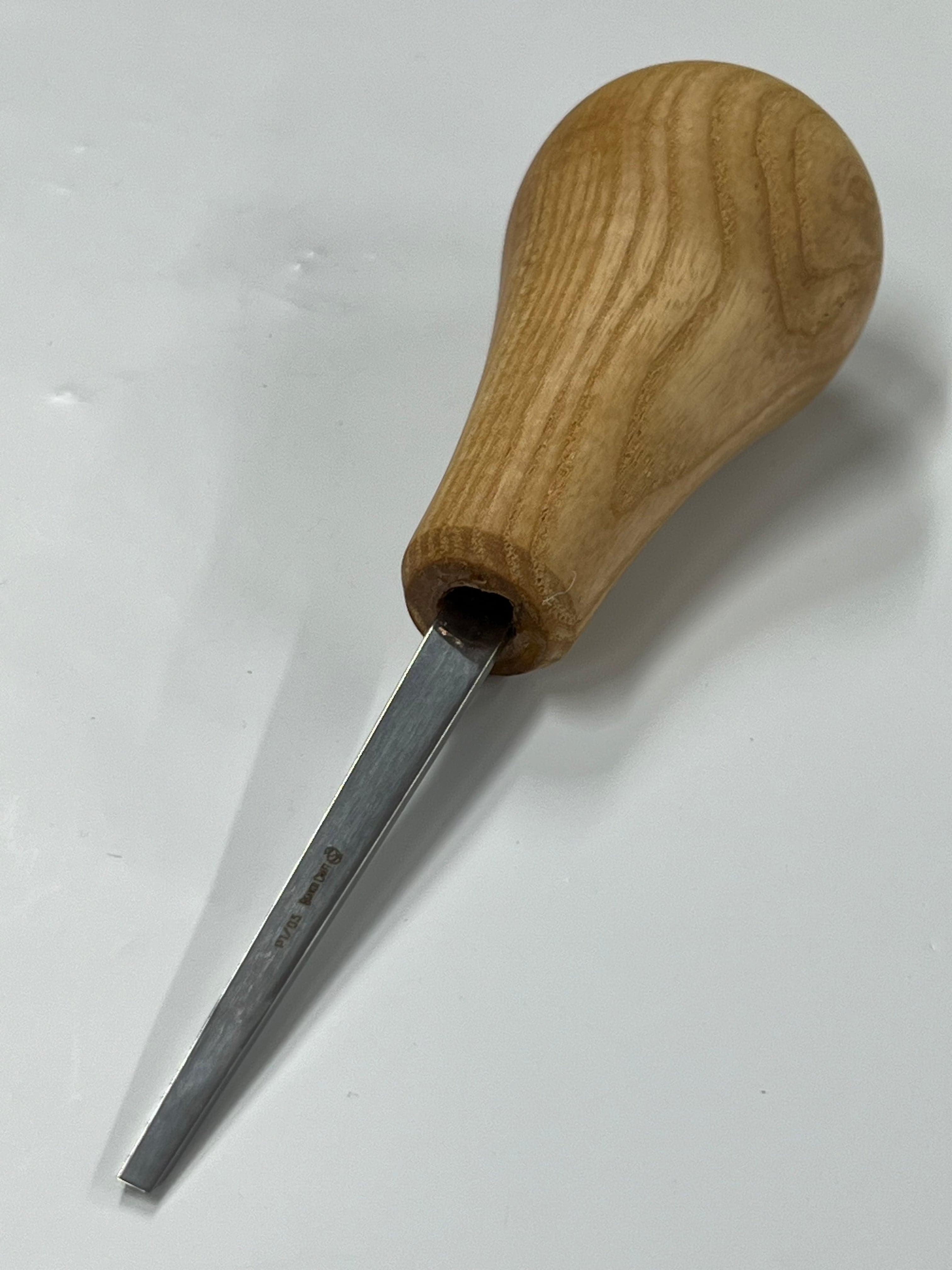 Träsniderijärn 75x3mm rak platt mejsel P1/03 med kulhandtag