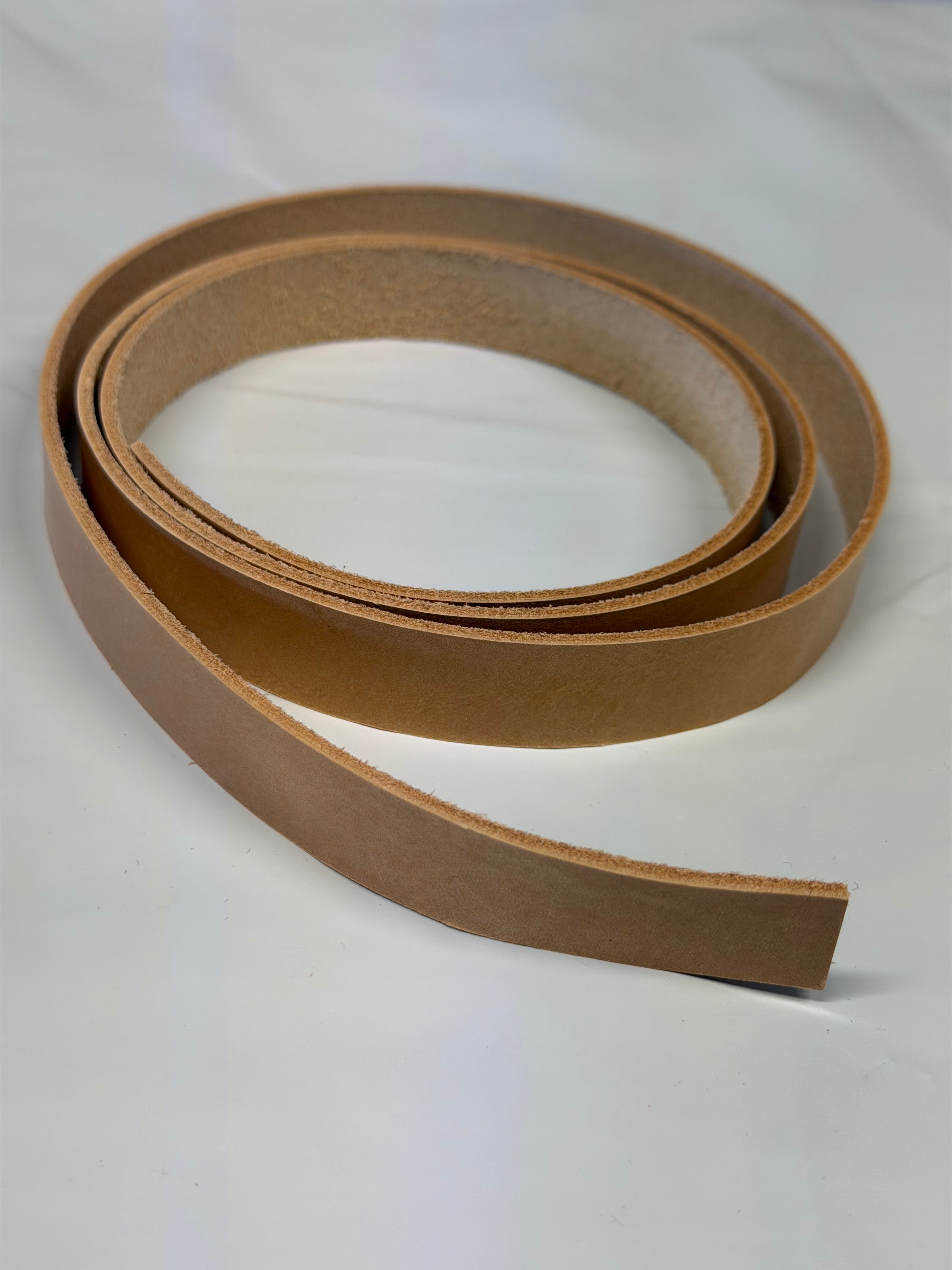 Leather for making knife sheaths: Raw edge, sheath leather and strap/suspension leather