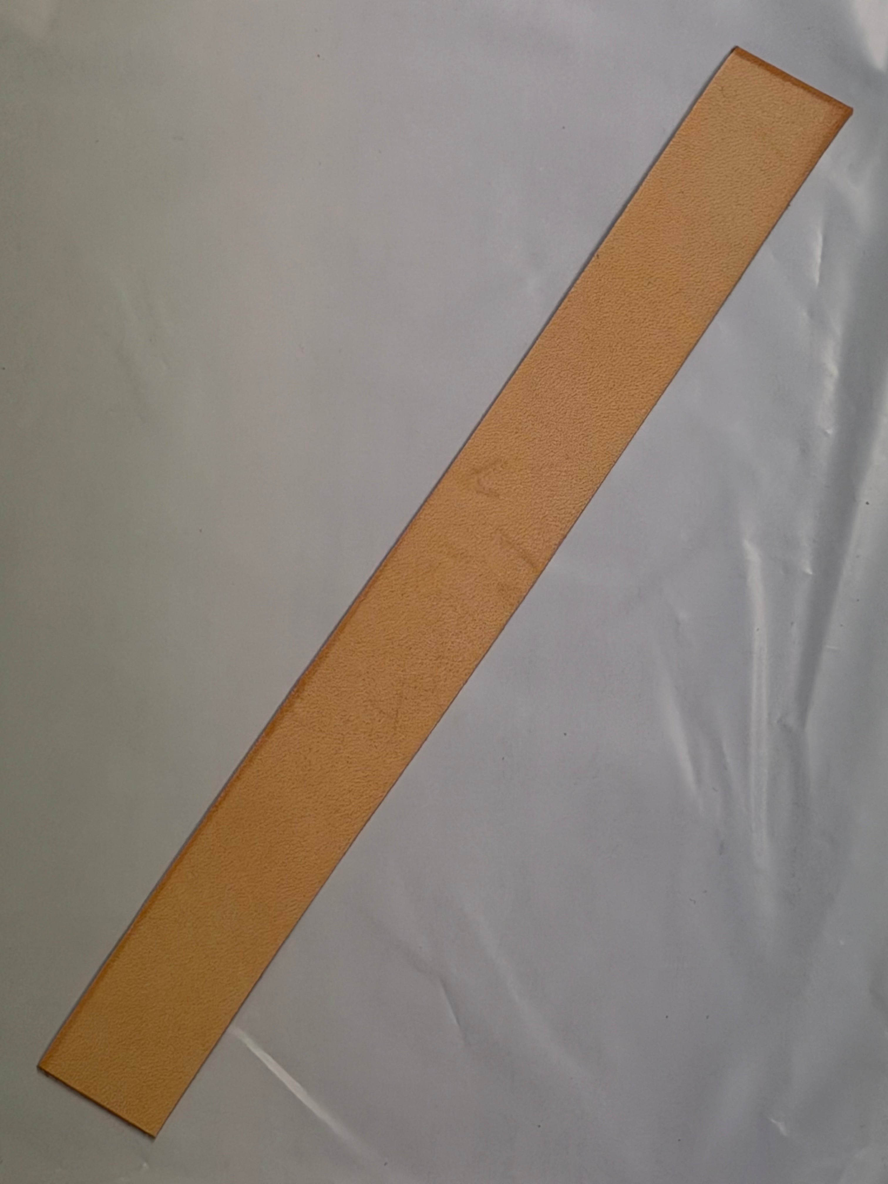 Leather for making knife sheaths: Raw edge, sheath leather and strap/suspension leather