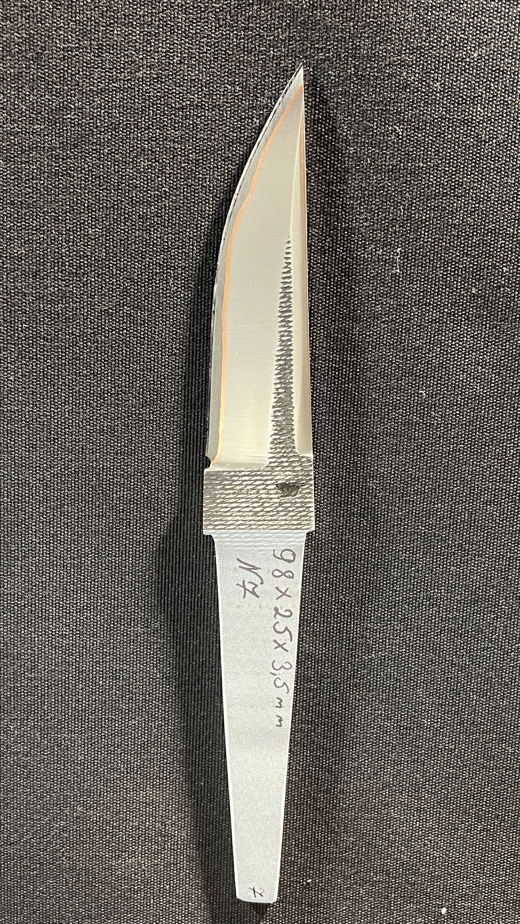 Hand-forged laminated knife blade - Copper San Mai - Vladyslav Chulan VCSM No. 7