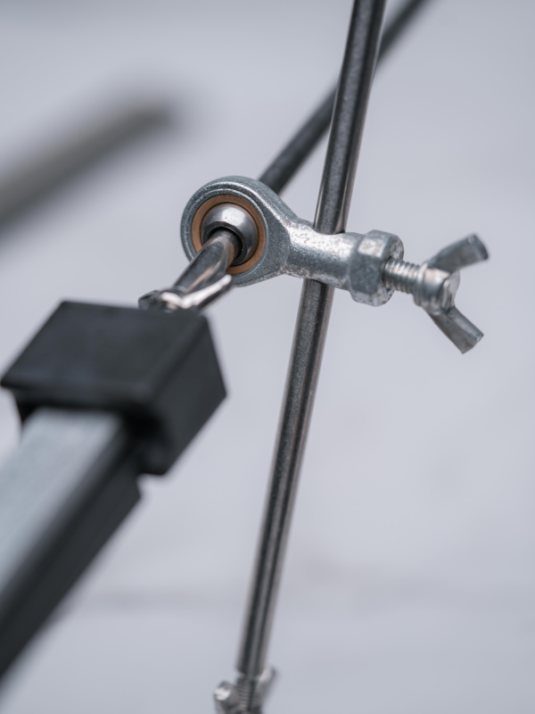 SwiftEdge Cross: Knife sharpening system with adjustable angle and diamond edge