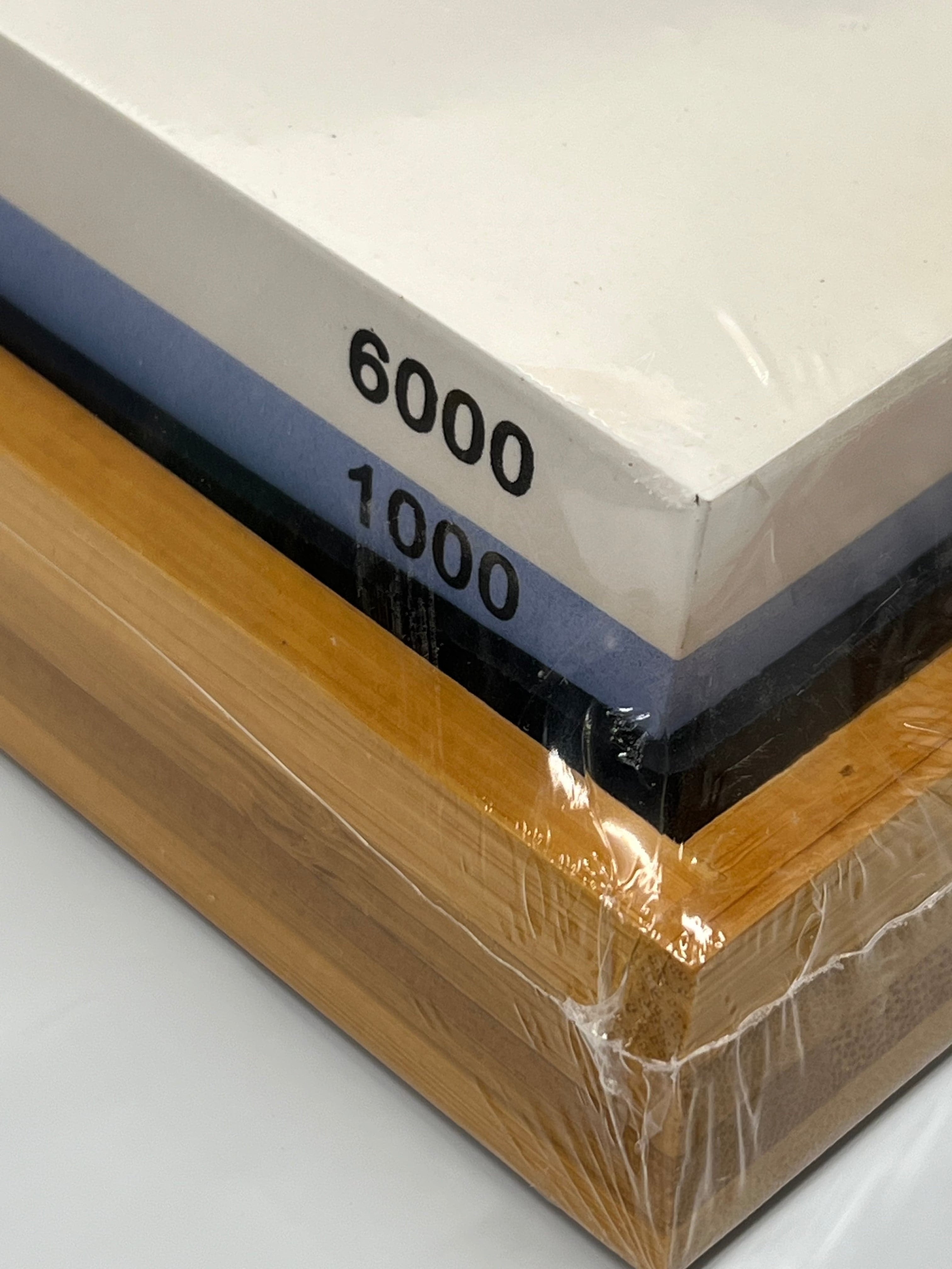 Japanese double whetstone w/bamboo base 1000/6000 RW018